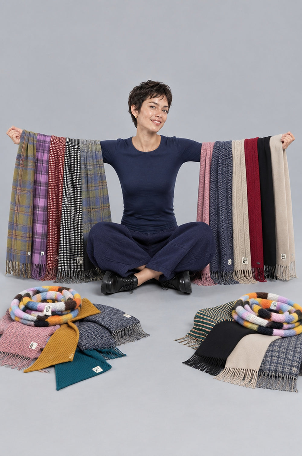 Collection Bobotag : écharpes en piles et portées par Emilie