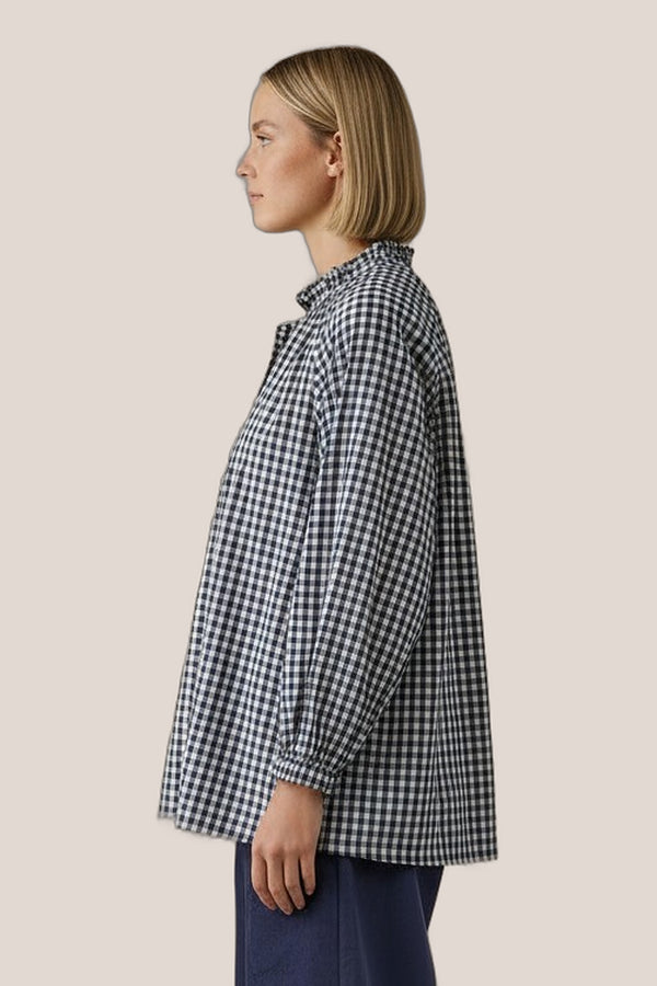 Chemise Arta Petits Carreaux vichy coton noir La Sélection Stocks du Marais, manche raglan froncée, vue de profil