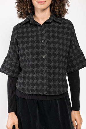 Paletot Patty pied-de-poule noir a.osher, col chemise et quatre boutons, vue de face