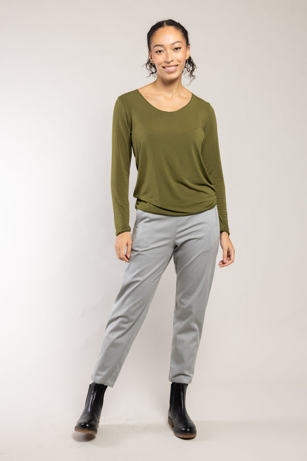 Pantalon Geishan Long Tencel gris silver Elemente Clemente, silhouette complète