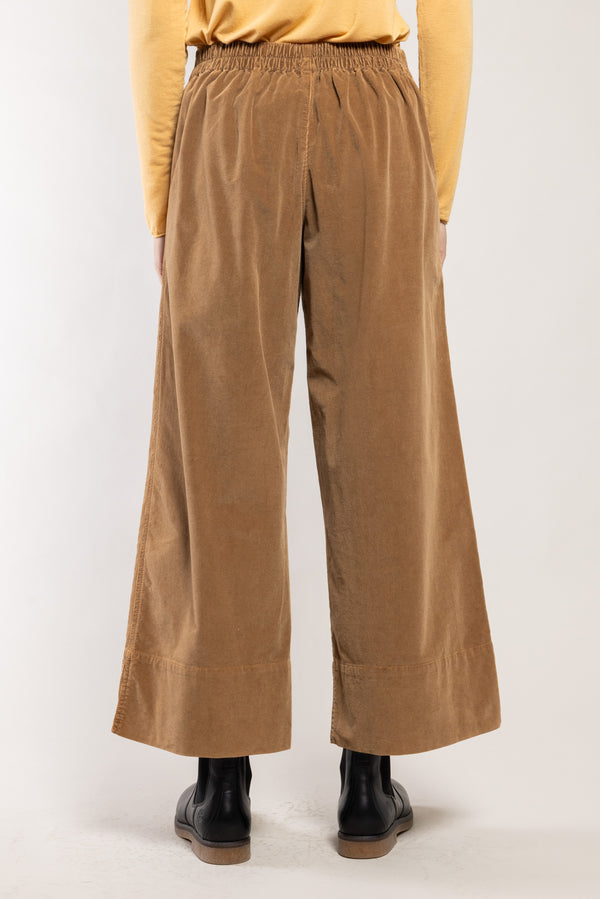 Pantalon Ido velours côtelé ambre Elemente Clemente, jambes larges vue de face