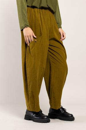 Pantalon Mazin Velours La Sélection Stocks du Marais — coloris Kiwi (vue 3)