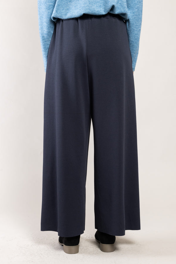 Pantalon Ponny Milano marine a.osher, coupe raccourcie vue de profil