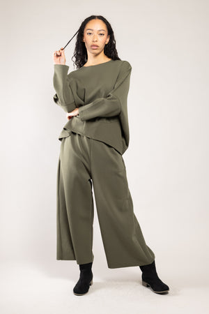 Top Maggy Milano kaki a.osher en total look avec le pantalon Ponny assorti