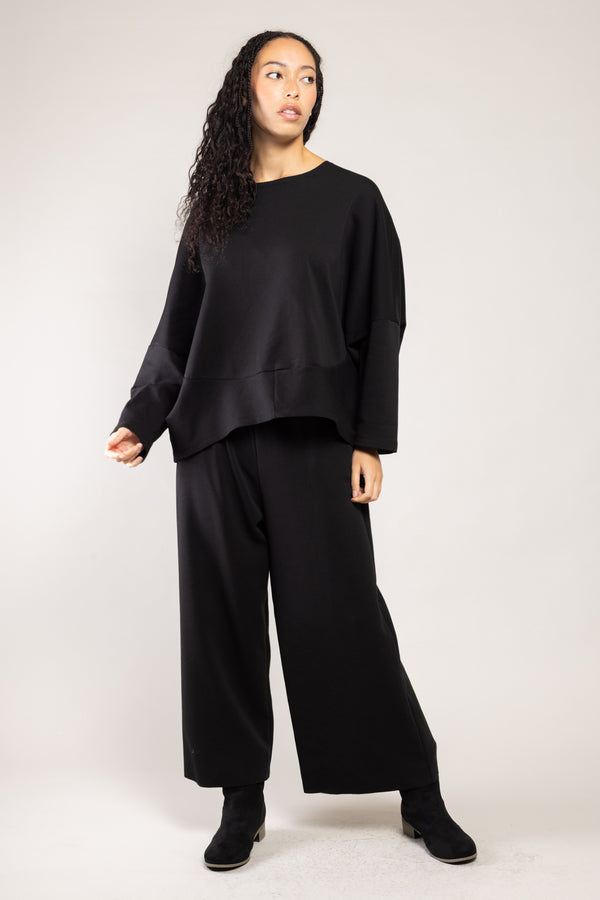 Top Maggy Milano noir a.osher en total look avec le pantalon Ponny assorti