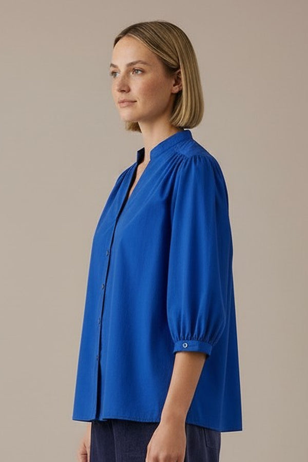 Chemise Dina Popeline La Sélection Stocks du Marais — chemise femme en popeline de coton bleu roi (vue côté)
