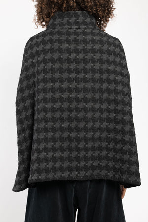 Veste Sally Oversize noire a.osher, dos ample et couture milieu dos, vue de dos